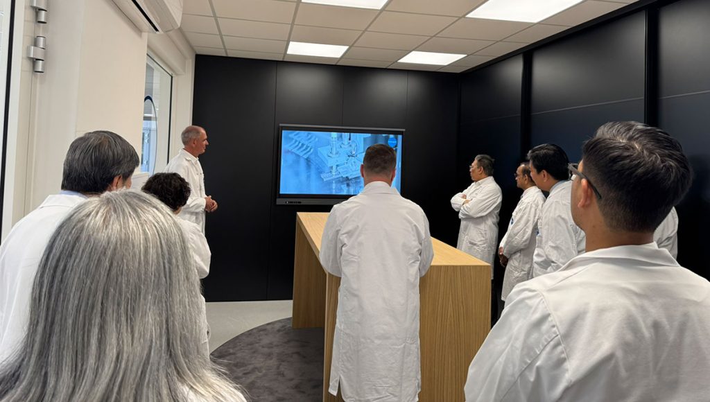Delegation (Ambassador, CEO, MIDA, MATRADE) watch video in our showroom.